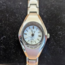 Omax ladies quartz watch