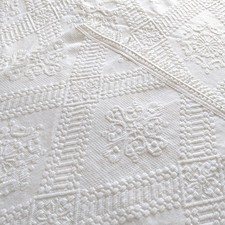 Vintage Candlewick Bedspread Large, king/superking (110" wide x 100" long) White