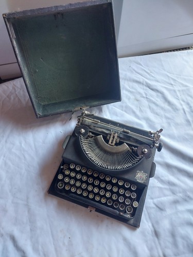 Vintage imperial typewriter - imperial,