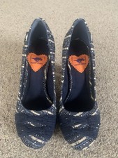 Rocketdog Navy/Cream Mid Block Heel Size 4 Excellent Condition Never Been Worn