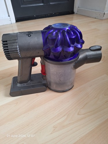 Dyson metallic silver body - v6,