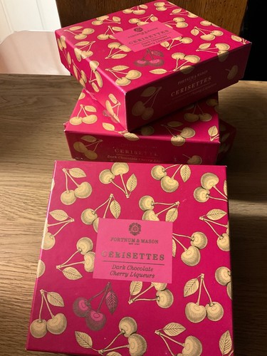 Set fortnum mason empty - &,