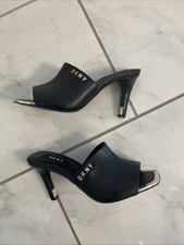 DNKY 4” SANDAL BLK WITH GOKD