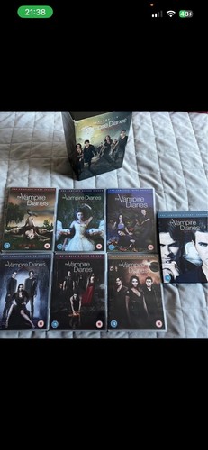 The vampire diaries series 7 - vampire,