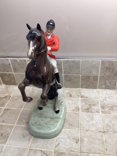 Beswick rider huntsman on - -,