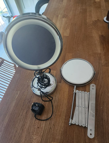 Illuminated makeup mirror - mirror, &