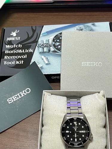Seiko sports 38m black - seiko,