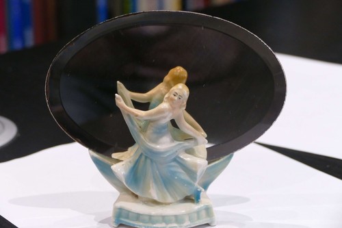 Art deco porcelaine girl - art,