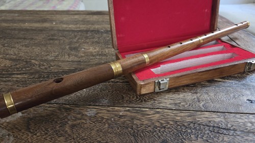 Wood brass irish flute - wood/brass,
