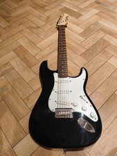 Squire Bullet Stratocaster by Fender - Great beginner Guitar - Black & White
