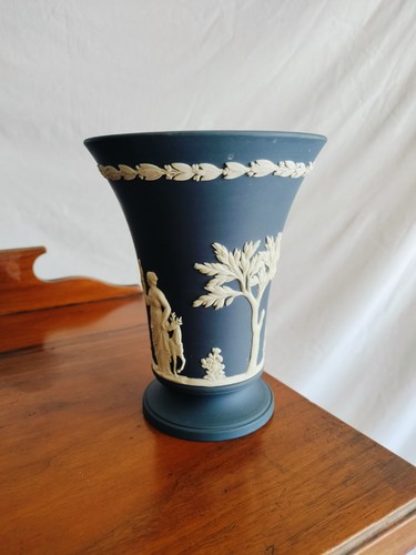 Vintage wedgwood portland blue - wedgwood,