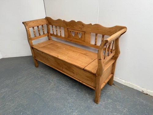 Superbly waxed antique - /, old