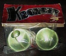 VINTAGE CLACKERS BY SPECIALTY MANUFACTURING COMPANY NOS