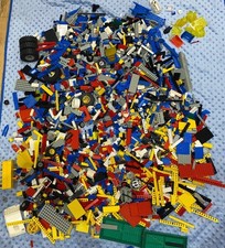 MASSIVE VINTAGE LEGO BUNDLE