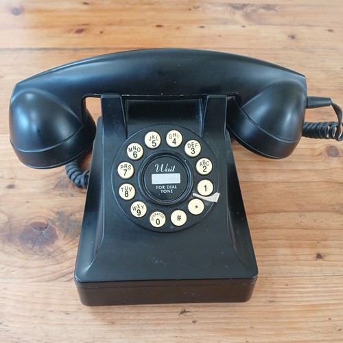 Wild wolf 302 desk phone - wolf,