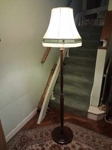 Standard floor lamp with - standard,