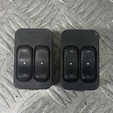 2002 VAUXHALL ASTRA G PAIR OF 2 RIGHT ELECTRIC WINDOW CONTROL SWITCHES 90561088