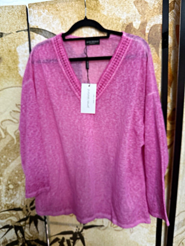 James lakeland pink neck - lakeland, v-neck