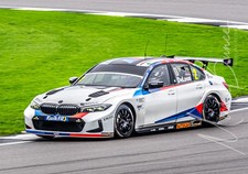 BTCC #2 Daryl DeLeon BMW 330i