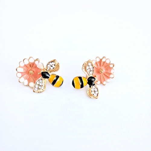 Bumble bee enamel craft button