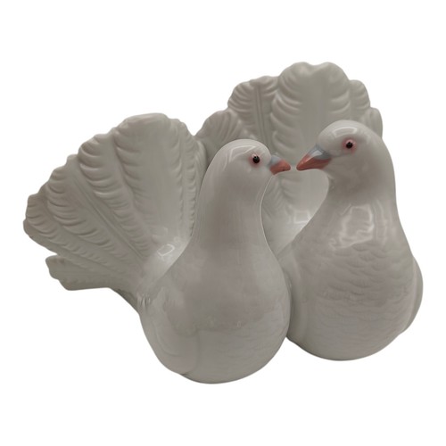 Lladro kissing doves love - lladro,