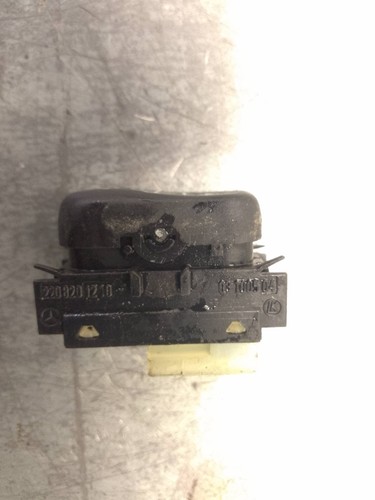 2208201210 rear right power - rear,