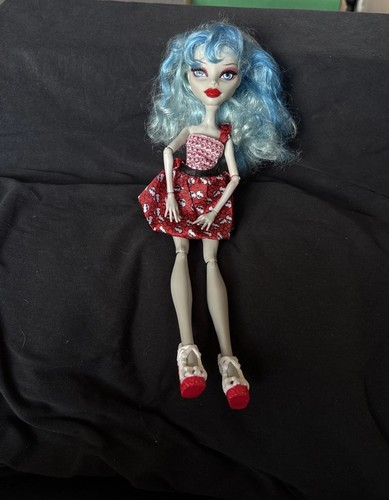 Monster high doll - high,