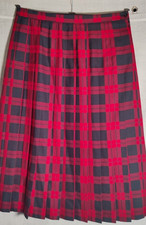 Ladies size 18 red & black