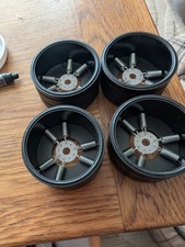 BOING ISOLATION FEET BY THE