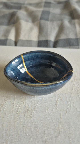 Kintsugi bowl hand - kintsugi,