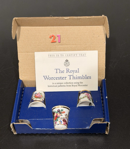 Royal worcester porcelain - royal,
