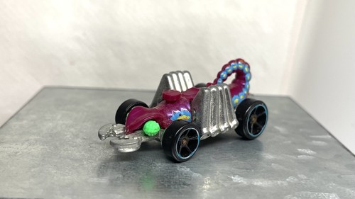 Hot wheels eevil - hot, 2015