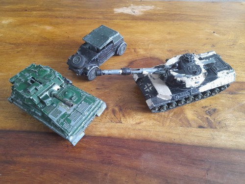 Dinky toys alvis scorpion - dinky,