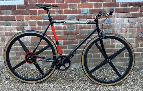Fuji track bike single - single, speed