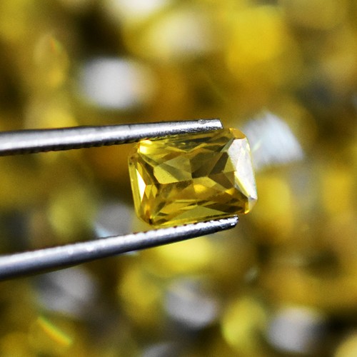 Natural yellow sapphire - yellow,
