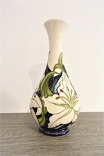 MOORCROFT POTTERY MOTHER’S