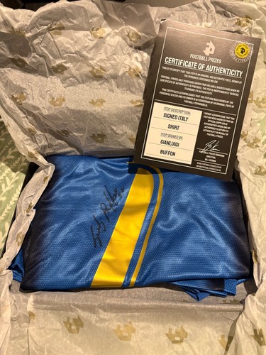 Gianluigi buffon signed - buffon,