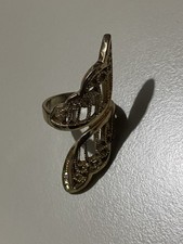 Women’s gold ring with