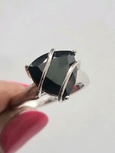 Trillion cut ring size - cut,