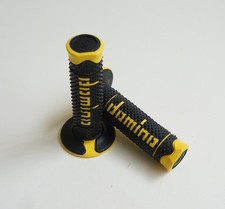 A260 PAIR OF UNIVERSAL