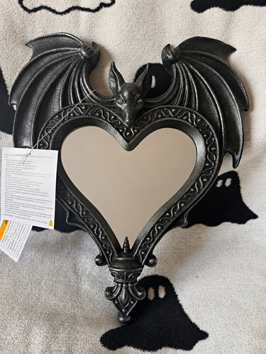 Heart bat goth gothic - bat, light