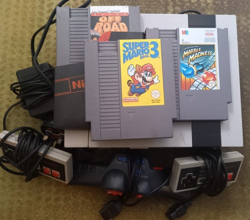 Nintendo nes console bundle - nintendo,