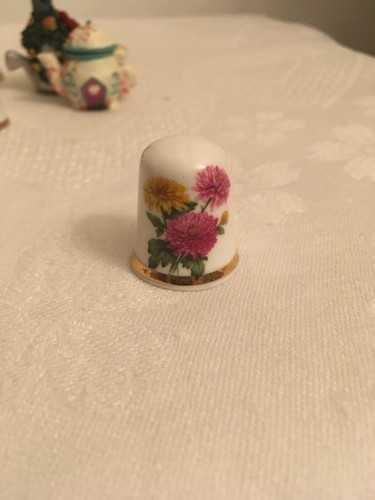Vintage bone china thimble - vintage,
