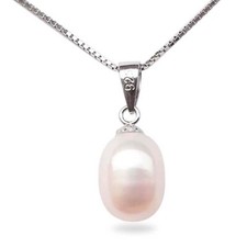 Pearl Pendant Necklace