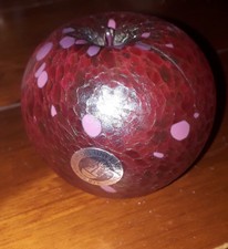 STUNNING MIDSUMMER GLASSMAKERS ART GLASS PINK/RED IRIDESCENT APPLE  PAPERWEIGHT