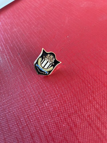 Newcastle united pin badge - newcastle,
