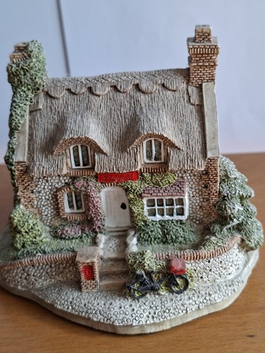 Lilliput lane mrs pinkertons - mrs,