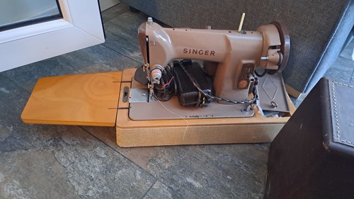 Singer sewing machine - singer,