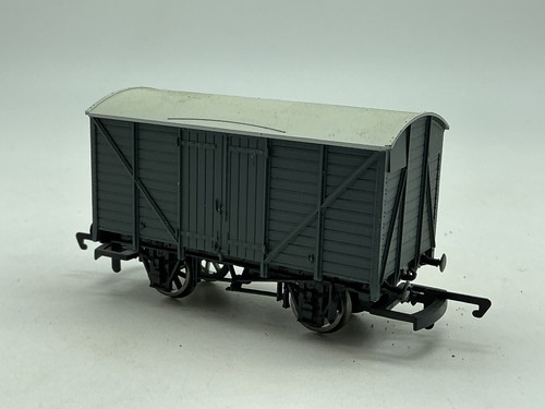 B5562 hornby plain - hornby, grey