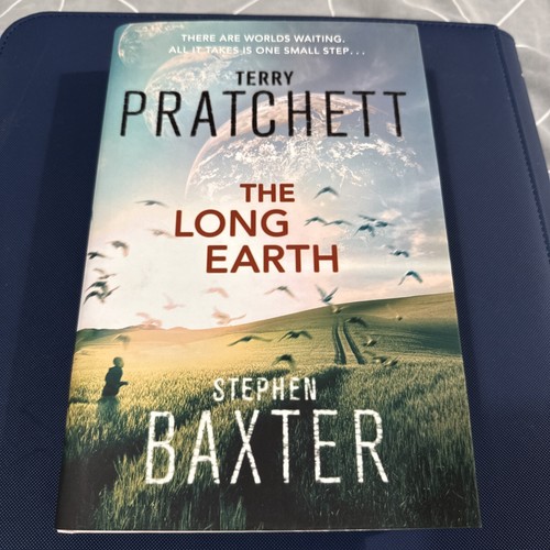 The long earth terry pratchett - terry,